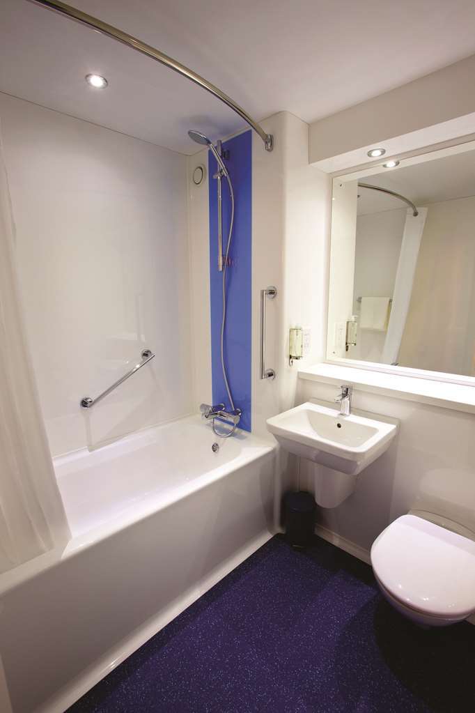 Travelodge Chester Warrington Road Quarto foto