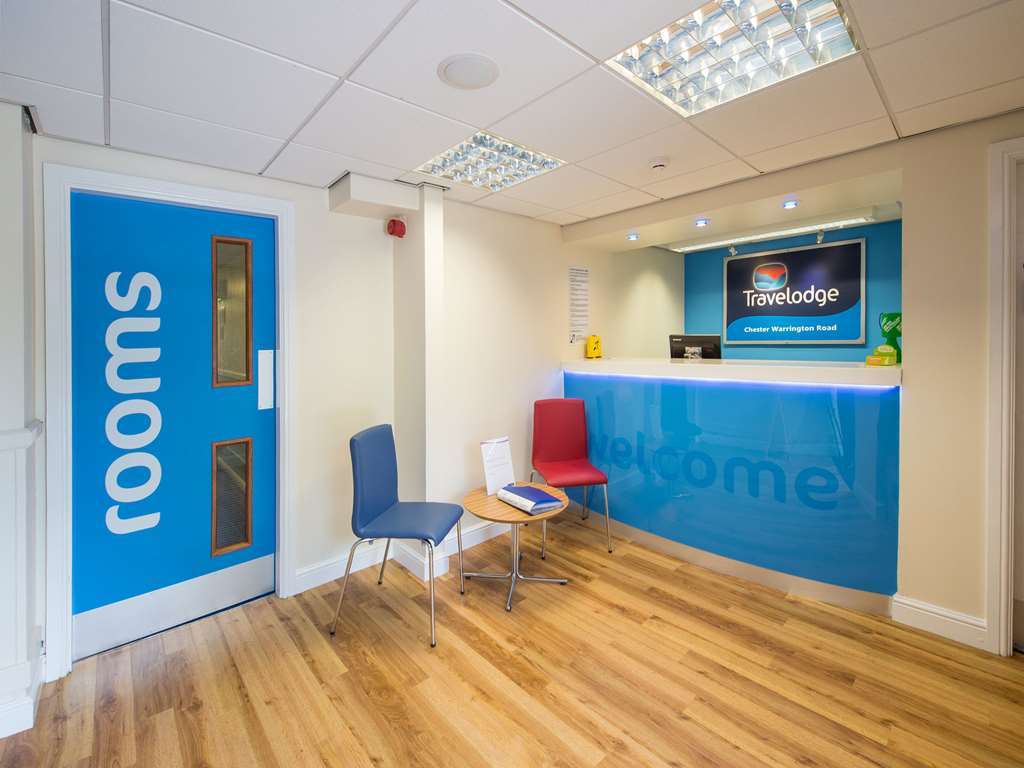 Travelodge Chester Warrington Road Interior foto